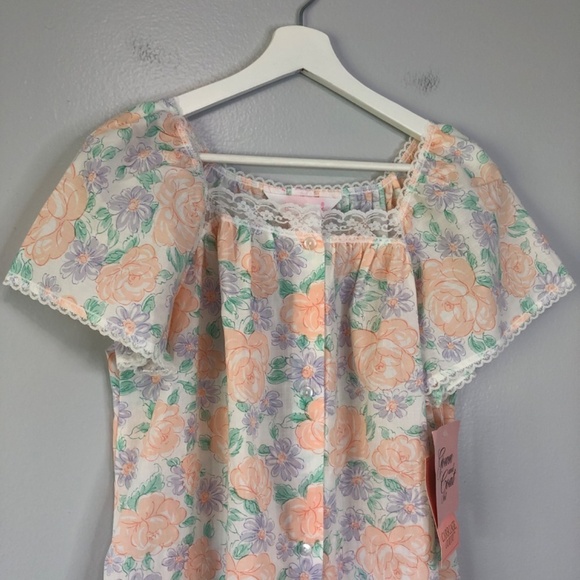 Carriage Court Vintage Floral Lace Nightgown and Coat Set Small - Picture 7 of 14